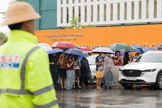 Kết thúc ngày thi đầu tiên, thí sinh Chuyên Tuyên Quang nhận định đề Toán khó