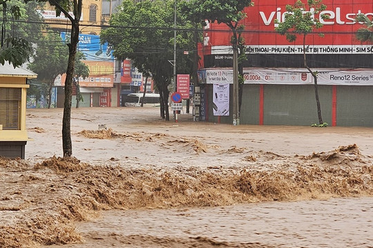 Thủ tướng yêu cầu chủ động ứng phó mưa lũ, sạt lở tại Bắc Bộ và Bắc Trung Bộ