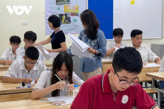 Thi vào lớp 10 chỉ Toán, Văn: Bỏ môn thi thứ 3 có giảm áp lực?