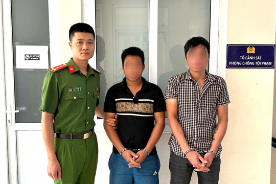 Bắt 2 đối tượng tàng trữ ma túy ở Hà Nội