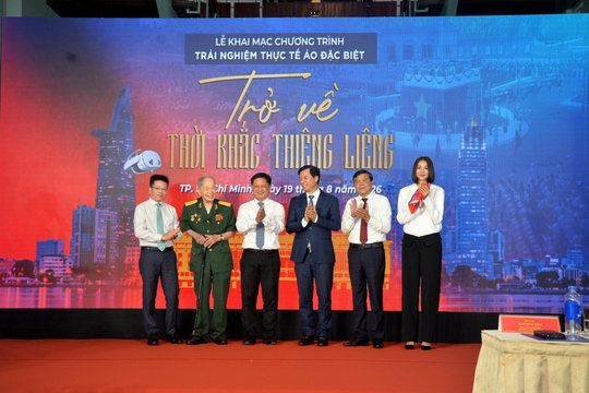 Trải nghiệm khoảnh khắc Bác Hồ đọc Tuyên ngôn Độc lập tại Dinh độc lập