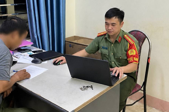 Đăng tải thông tin bịa đặt về mưa lũ để câu view, bị phạt 12,5 triệu đồng