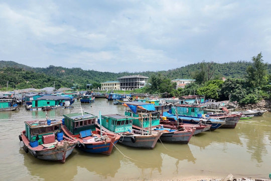Quảng Ninh cấm biển, tiếp tục ứng phó mưa lớn từ bão số 4