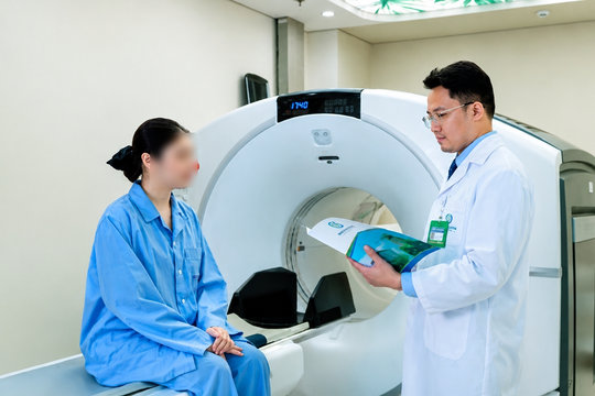 Chuyên gia ung bướu: Nhiều người 'né' đi khám vì sợ phát hiện ung thư