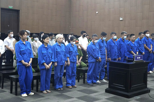 Cựu Thứ trưởng Nguyễn Bá Hoan nhận hối lộ 16,3 tỷ đồng bị lĩnh 12 năm tù