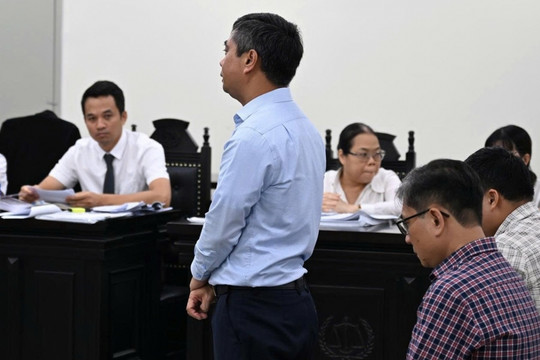 Cựu hiệu trưởng "ăn chặn" tiền A80 bị đề nghị án từ 3 năm đến 3 năm 6 tháng tù