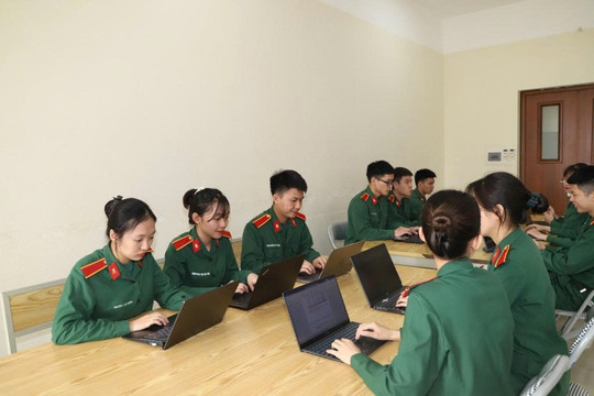 Rèn bản lĩnh “chiến sĩ số” bảo vệ nền tảng tư tưởng của Đảng