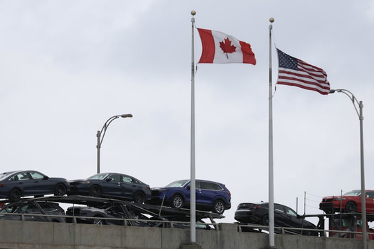 Canada áp thuế trả đũa Mỹ