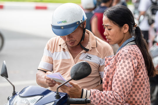 Phe vé hét giá ở sân Mỹ Đình, CĐV quay xe ra quán bia xem Việt Nam đấu Thái Lan