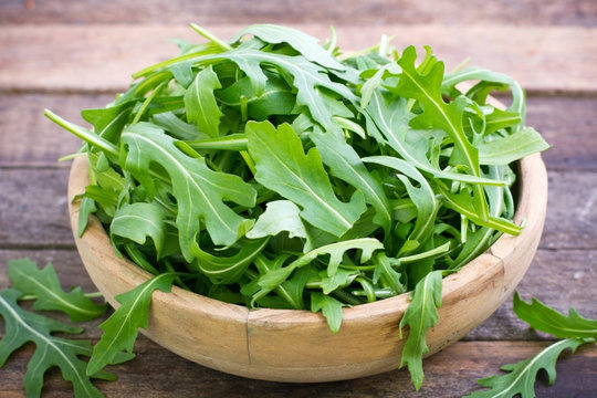 6 loại rau lá xanh nên ăn mỗi tuần để hỗ trợ chống viêm