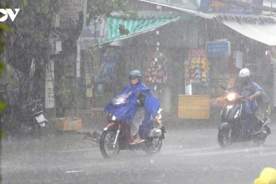 Thời tiết ngày 28/8: Miền Bắc mưa dông, miền Trung nắng nóng gay gắt