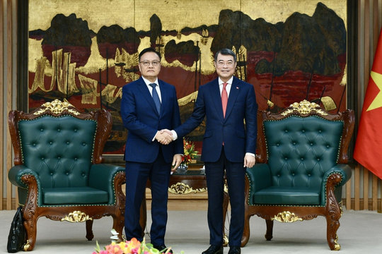 Thủ tướng Lê Minh Hưng tiếp Phó Thủ tướng, Bộ trưởng Bộ Tài chính Lào