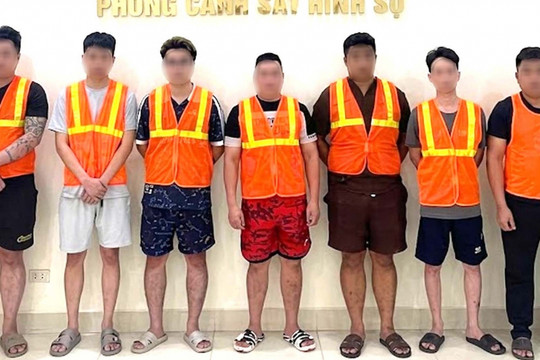 Triệt phá đường dây buôn bán khí cười, khởi tố 9 đối tượng