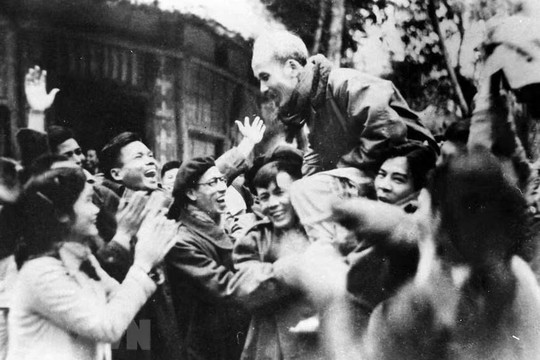 Nghệ thuật tập hợp lực lượng và ngọn cờ Việt Minh trong Cách mạng Tháng Tám