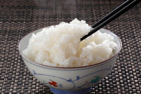 Muốn giảm cân, mỗi ngày nên ăn mấy bát cơm?