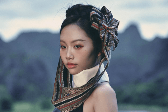 Ca sĩ Phương Mỹ Chi lên tiếng về tranh cãi trang phục
