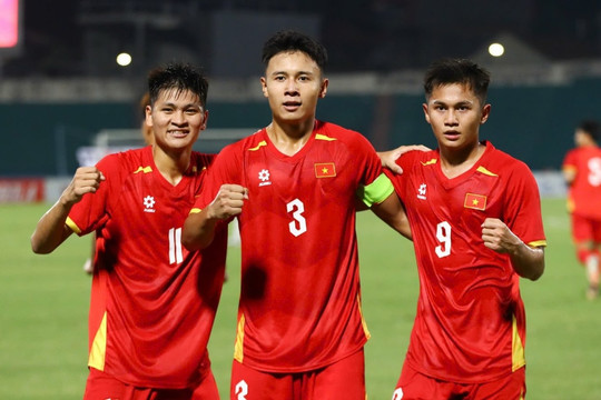 Bị chất vấn vì không dùng cầu thủ Sông Lam Nghệ An, HLV U20 Việt Nam lý giải