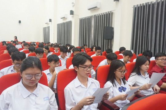 Trường học đầu tiên ở TP.HCM đưa Đờn ca tài tử vào tiết học