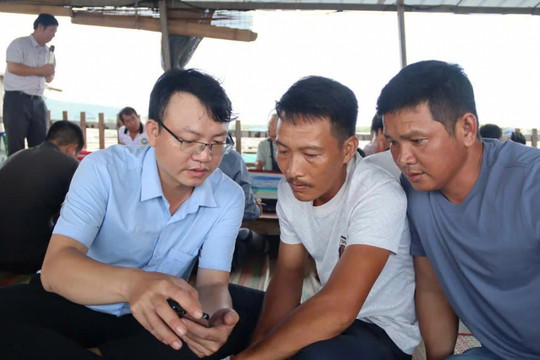Chuyển đổi số “đi từng ngõ, gõ từng nhà, rà từng bè” ở TP.HCM