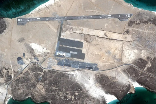 Houthi kiểm soát Perim, cuộc chơi tại eo biển Bab al-Mandeb đổi chiều?