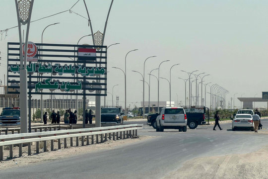 Iraq mở lại cửa khẩu với Iran, Tehran bác tuyên bố của Washington về Hormuz