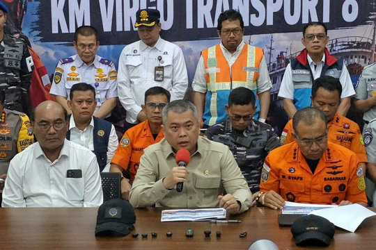Indonesia tiếp tục tìm kiếm 129 hành khách mất tích trên chuyến tàu gặp nạn