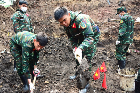 Quy tập thêm 5 bộ hài cốt liệt sĩ tại Công viên Lê Thị Riêng