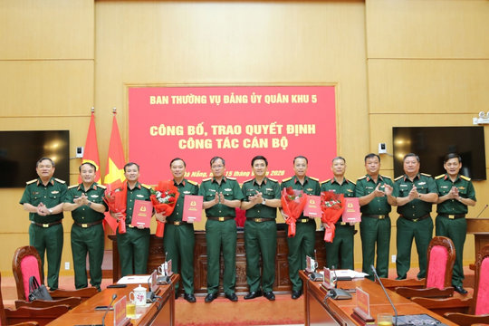Quân khu 5 công bố quyết định điều động, bổ nhiệm cán bộ