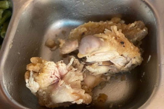 Lãnh đạo phường thông tin về vụ bữa ăn bán trú Trường THCS Hồ Văn Long