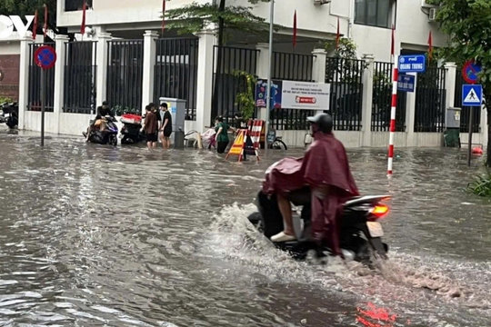 Thời tiết ngày 17/9: Bắc Bộ, Thanh Hóa đến Huế mưa lớn, Hà Nội mưa rất to