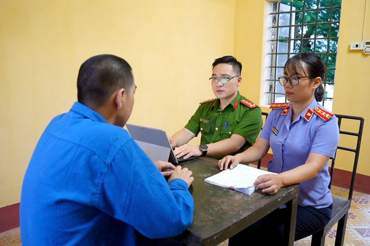 Lật tẩy chiêu trò livestream “đổ thạch” để lừa đảo chiếm đoạt tiền