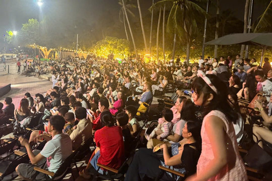 Các địa phương ven biển TP.HCM tìm cách giữ sức hút mùa thấp điểm
