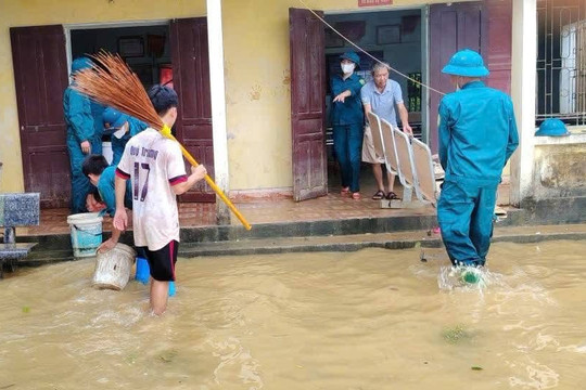 Thanh Hóa: Hàng nghìn lượt cán bộ, chiến sĩ hỗ trợ nhân dân khắc phục mưa lũ