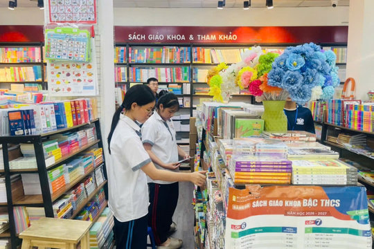 Thiếu sách giáo khoa: Trách nhiệm thuộc khâu nào?