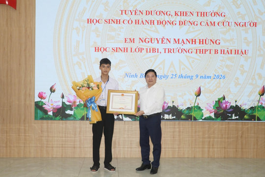 Nam sinh cứu hai em nhỏ đuối nước được Chủ tịch tỉnh Ninh Bình tặng bằng khen