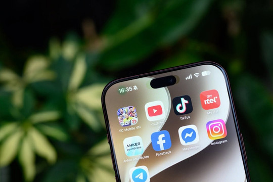 iPhone 18 Pro gặp lỗi Face ID, người dùng đòi hoàn tiền