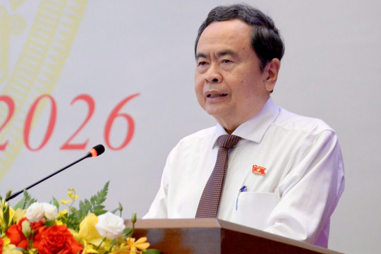Đại biểu Quốc hội hoạt động chuyên trách thảo luận về 17 dự án luật