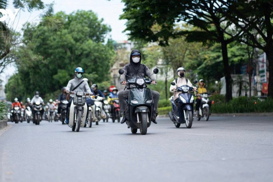 Thời tiết ngày 29/9: Hà Nội nắng nóng, Nam Bộ chiều tối có mưa to