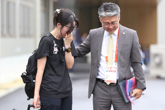 Nhà vô địch Olympic khóc nức nở sau thất bại khó tin ở ASIAD 2026