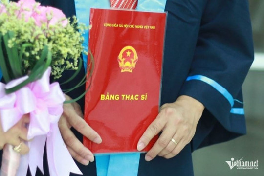 Bộ GD-ĐT nói rõ về 'học thạc sĩ chính quy không được làm việc toàn thời gian'
