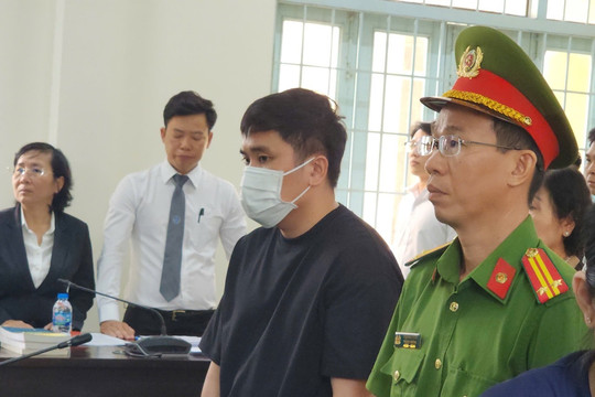 Hoãn phiên xử tài xế xe tải gây tai nạn khiến nữ sinh ở Vĩnh Long tử vong