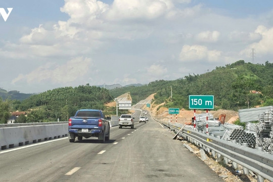 Nghiên cứu khai thác tạm miễn phí cao tốc Hữu Nghị - Chi Lăng dịp Tết