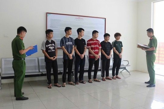 Dùng 40 tài khoản ngân hàng nhận, chuyển hơn 1.000 tỷ đồng tiền đánh bạc