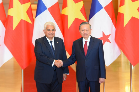 Toàn cảnh lễ đón trọng thể Tổng thống Panama và Phu nhân thăm chính thức Việt Nam