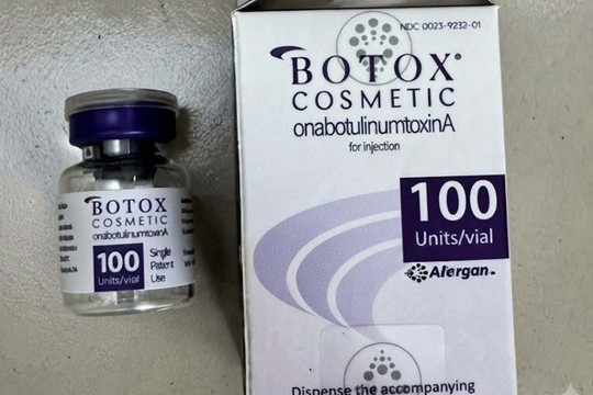 Khởi tố 21 bị can liên quan buôn bán hàng cấm