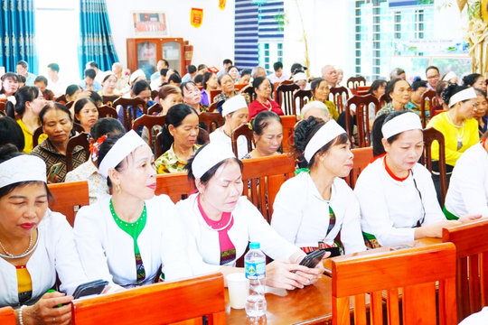 Giữ bản sắc, mở hướng làm giàu cho đồng bào dân tộc thiểu số