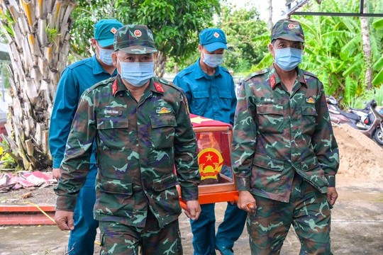 An Giang hoàn thành lấy mẫu sinh phẩm tại hơn 15.000 phần mộ liệt sĩ