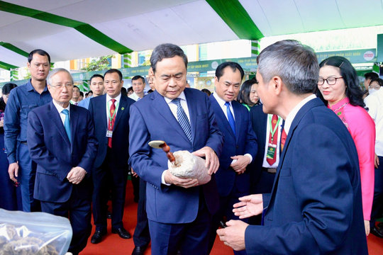 Chủ tịch Quốc hội dự Lễ kỷ niệm 70 năm thành lập Học viện Nông nghiệp Việt Nam