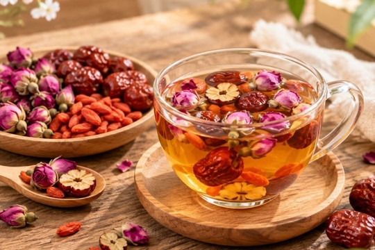 Trà hoa hồng táo đỏ kỷ tử có gì đặc biệt mà nhiều người yêu thích?