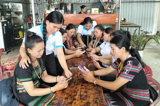 Truyền thông đa phương tiện đẩy lùi hủ tục, tảo hôn tại vùng cao miền núi Đà Nẵng